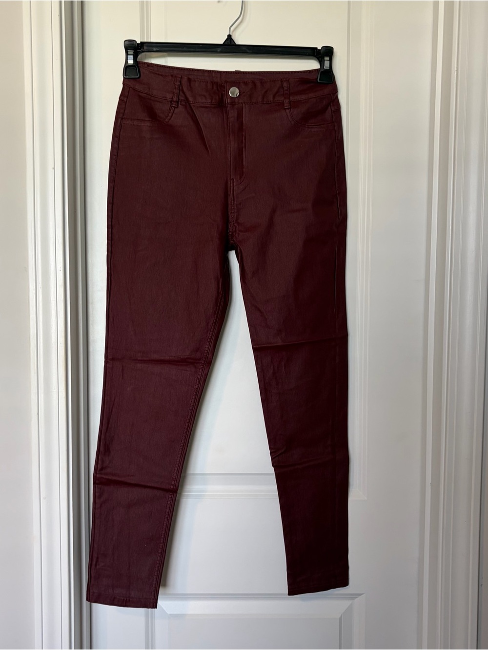 iris Deep Burgundy Stretch Skinny Pants
Size M
